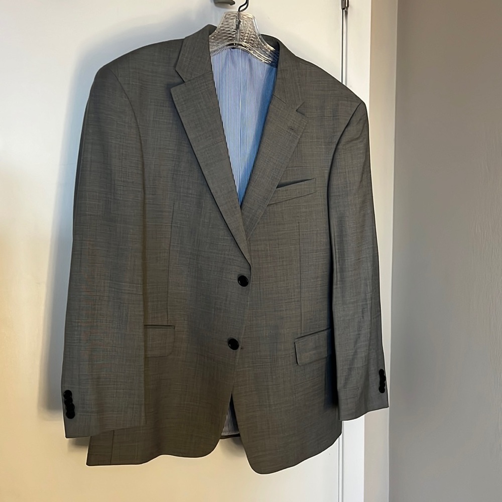 Men’s Tommy Hilfiger blazer. Size 42S. NWT!